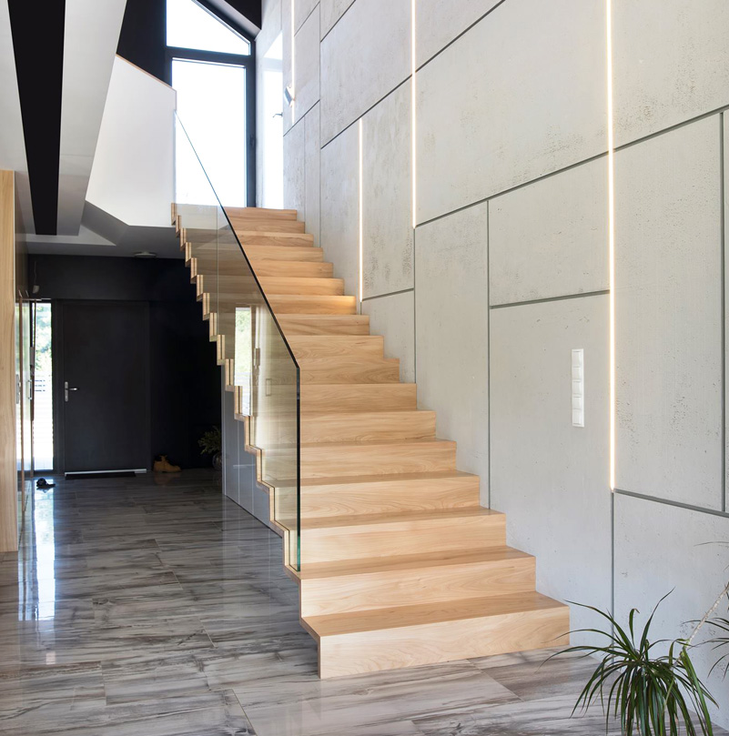 MODERN AND TRADITIONAL STAIRS 