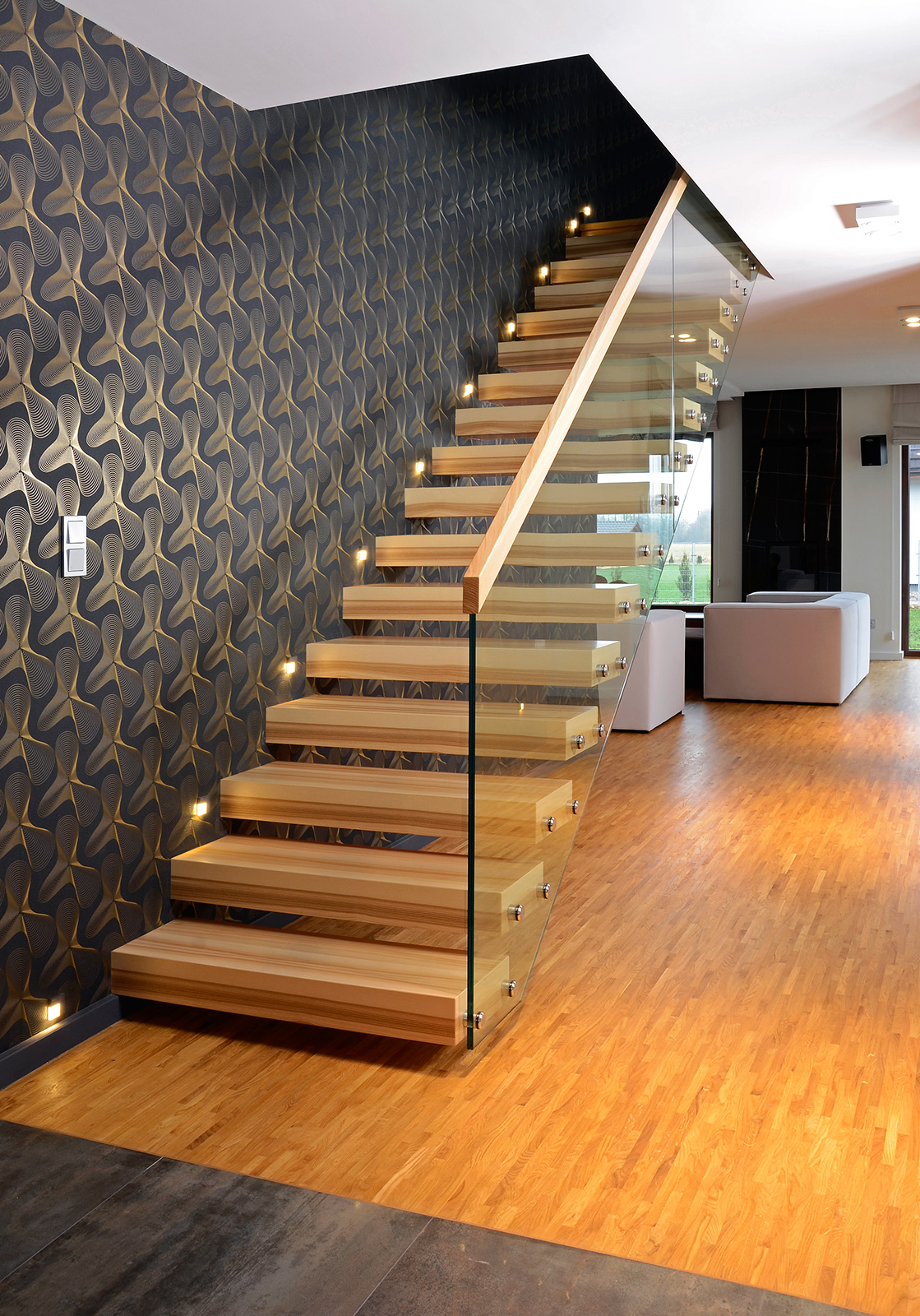 P150 Cantilevered stairs